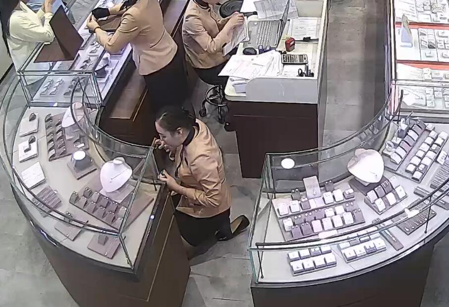 The jewelry store hostess great dipping shoeplay 22