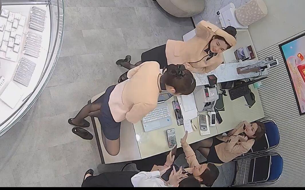 The jewelry store hostess great dipping shoeplay 23