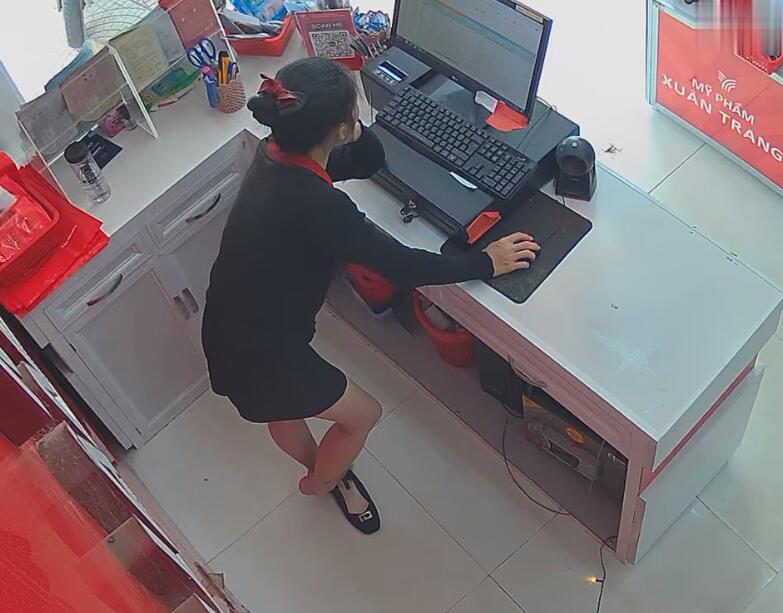The supermarket cashier stand up dipping shoeplay 5