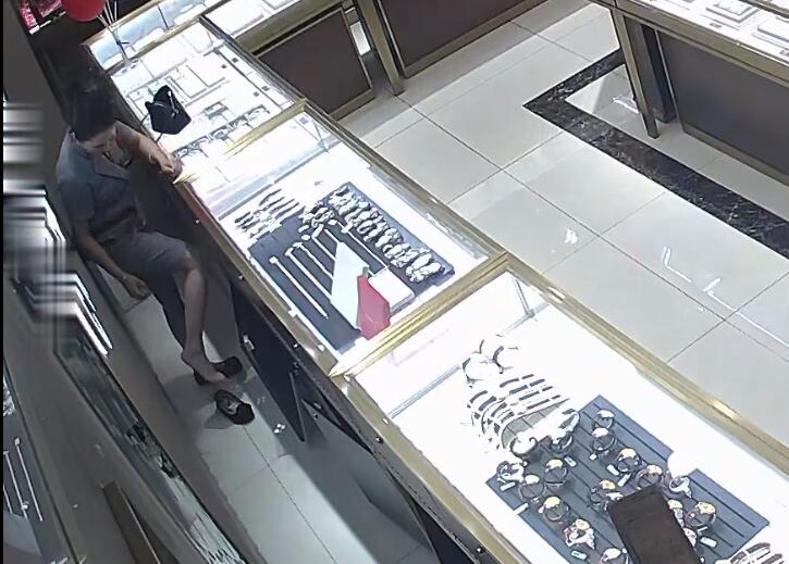 The new jewelry store hostess dipping shoeplay 1