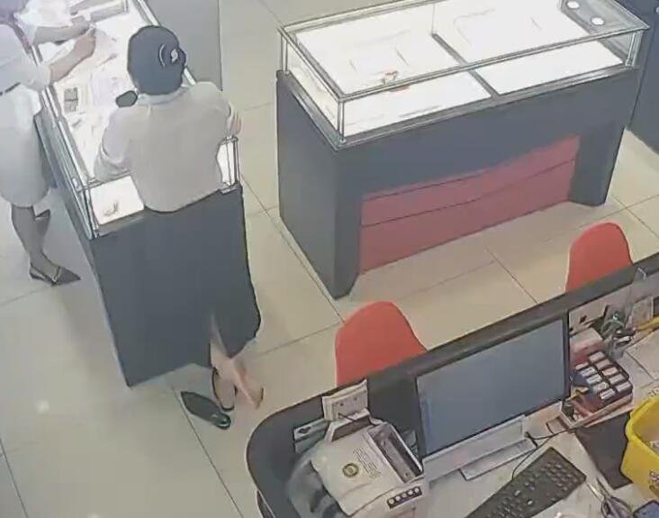 The jewelry store hostess in white dress great dipping shoeplay 27