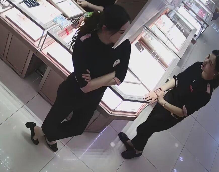 The new jewelry store hostess dipping shoeplay 3