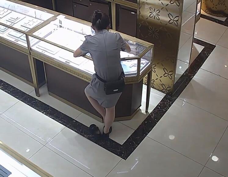 The new jewelry store hostess dipping shoeplay 5