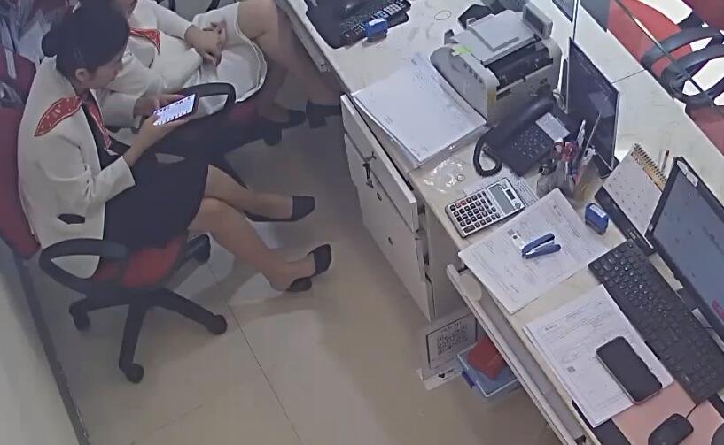 The jewelry store hostess in white dress great dipping shoeplay 35