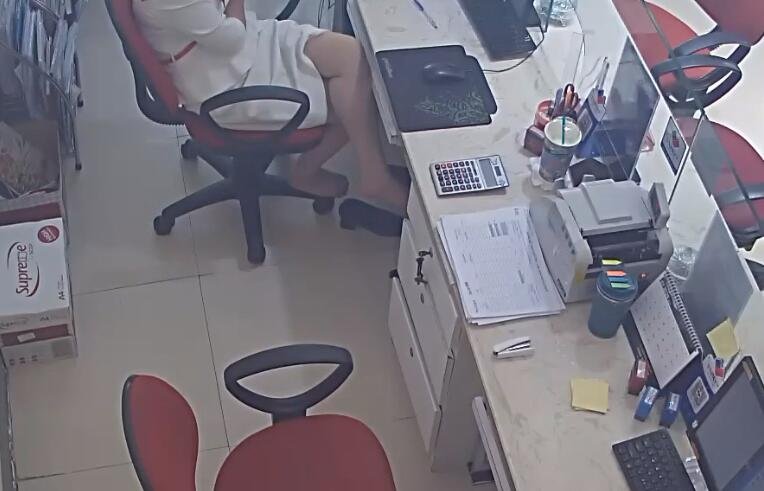 The jewelry store hostess in white dress great dipping shoeplay 38