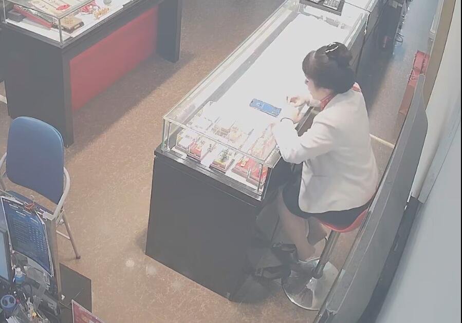 The jewelry store hostess manager show us her cute feet 2