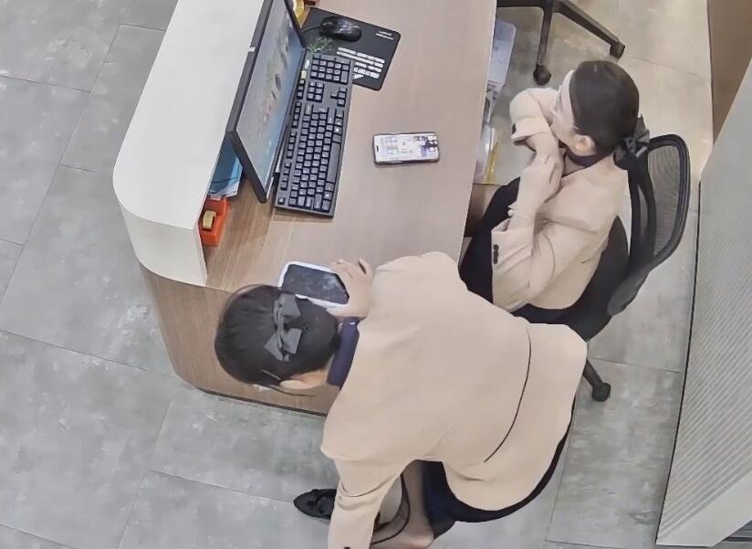 The jewelry store hostess in black nylon gave us a shoeplay lesson 2