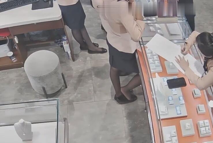 The jewelry store girls in black nylon dipping shoeplay daily show 8