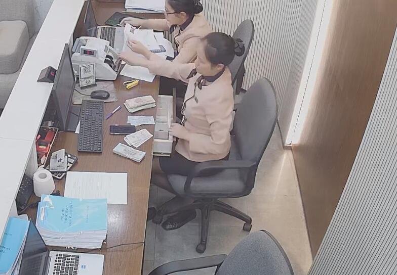 I wish the new jewelry store hostess like shoeplay 2