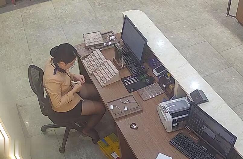 The jewelry store hostess in black nylon gave us a shoeplay lesson 11