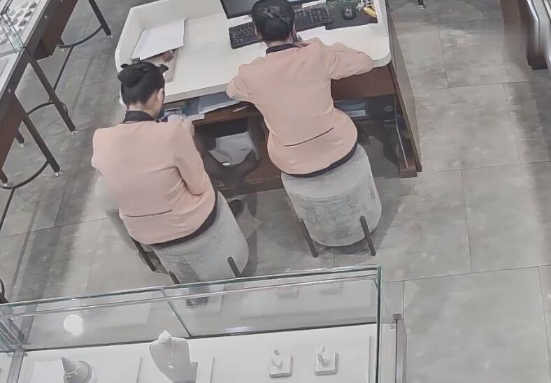 The jewelry store girls in black nylon dipping shoeplay daily show 21